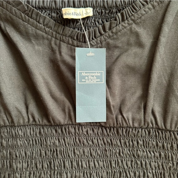 💗 NWT Abercrombie and Fitch heart neck lined puff shoulder crop top- L - Picture 5 of 5